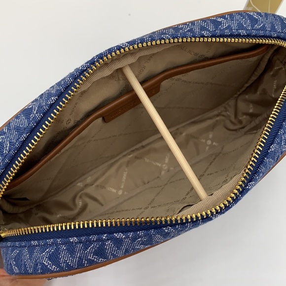 Michael Kors Jet Set Item Large East West Zip Chain Crossbody XBody 
Den… - Picture 12 of 16